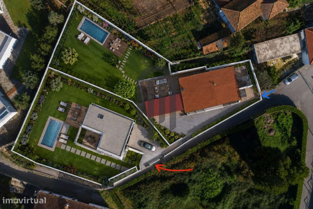 Moradia Bifamiliar com terreno com 1.500m2 em Esmeriz, Famalicão-15