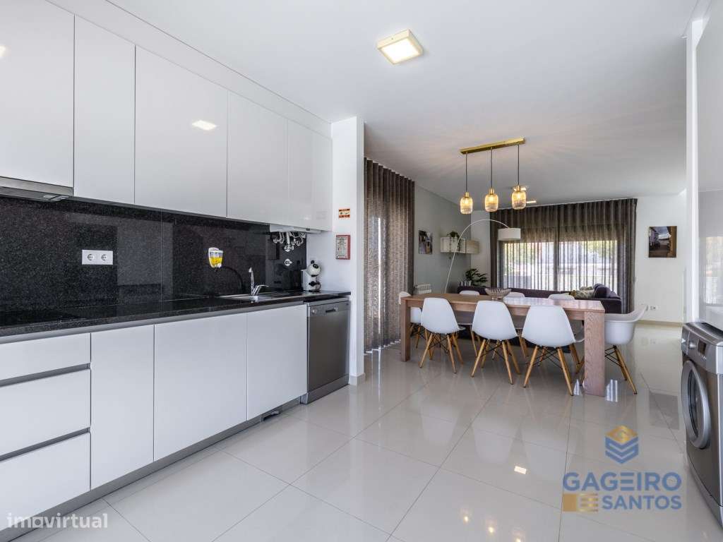 Moderna moradia T3 com piscina privativa-16