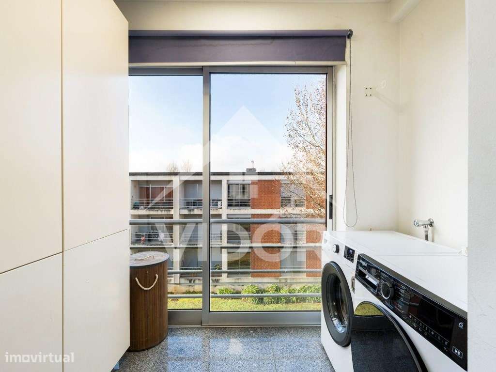 T2 com 130 m² | 105 m² de Área Privativa + Garagem e Arrumos-8