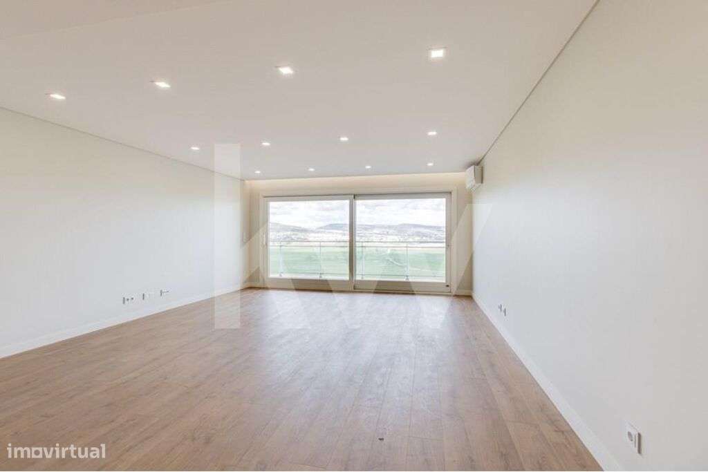 Infantado | Penthouse Duplex T4+1 c/ terraços, estacionamento e arreca - Grande imagem: 1/60