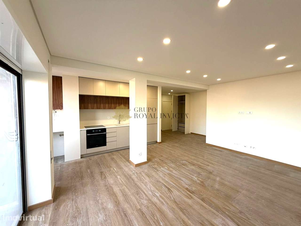 Apartamento T2 +1 Totalmente Remodelado com garagem fechada – Santa Ma - Grande imagem: 5/29