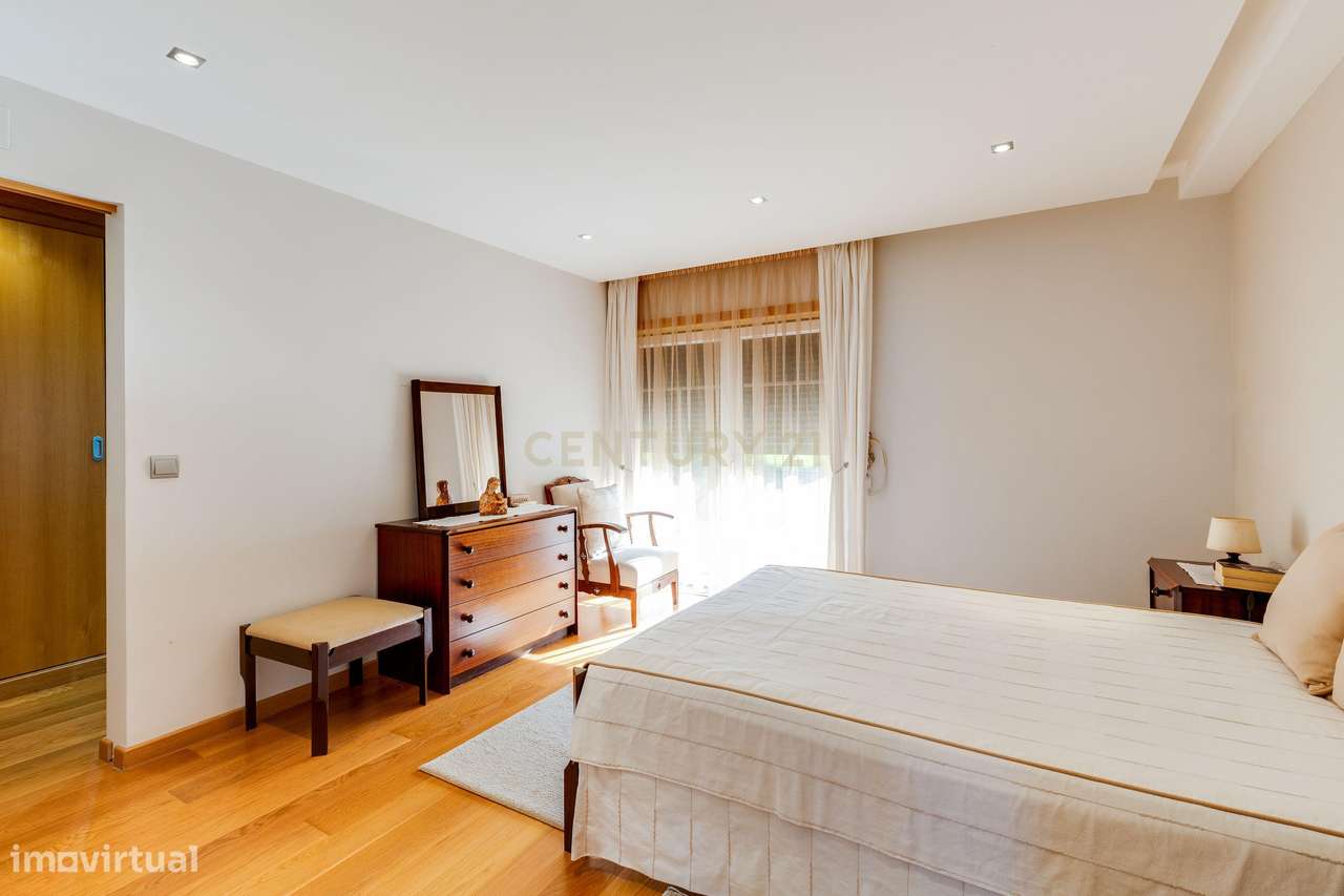 Luxuosa Moradia T 5 com Vista Panorâmica em São Simão de Litém, Pombal-21