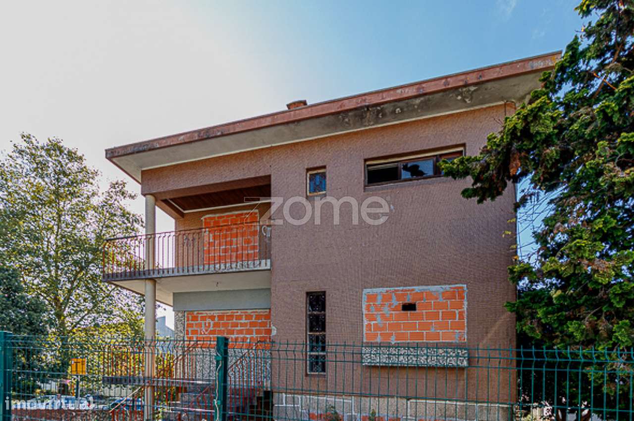 Moradia T4 para Reabilitar – Investimento Único em Vila Nova de Gai... - Grande imagem: 5/22