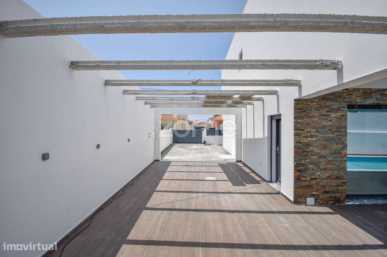 Moradia T4 Isolada - Nova – Piscina – Garagem - Grande imagem: 4/35