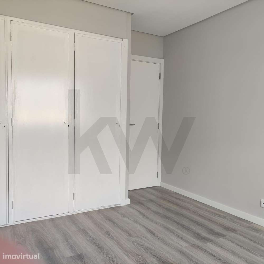 Apartamento T3 na Cruz de Pau – Remodelado e com Excelente Localização - Grande imagem: 4/18