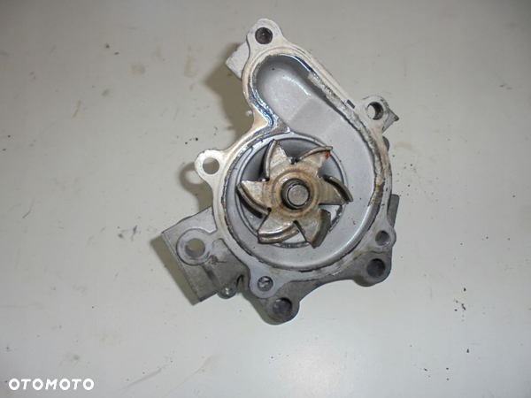 POMPA WODY MAZDA 626 2.0 DOHC - 5