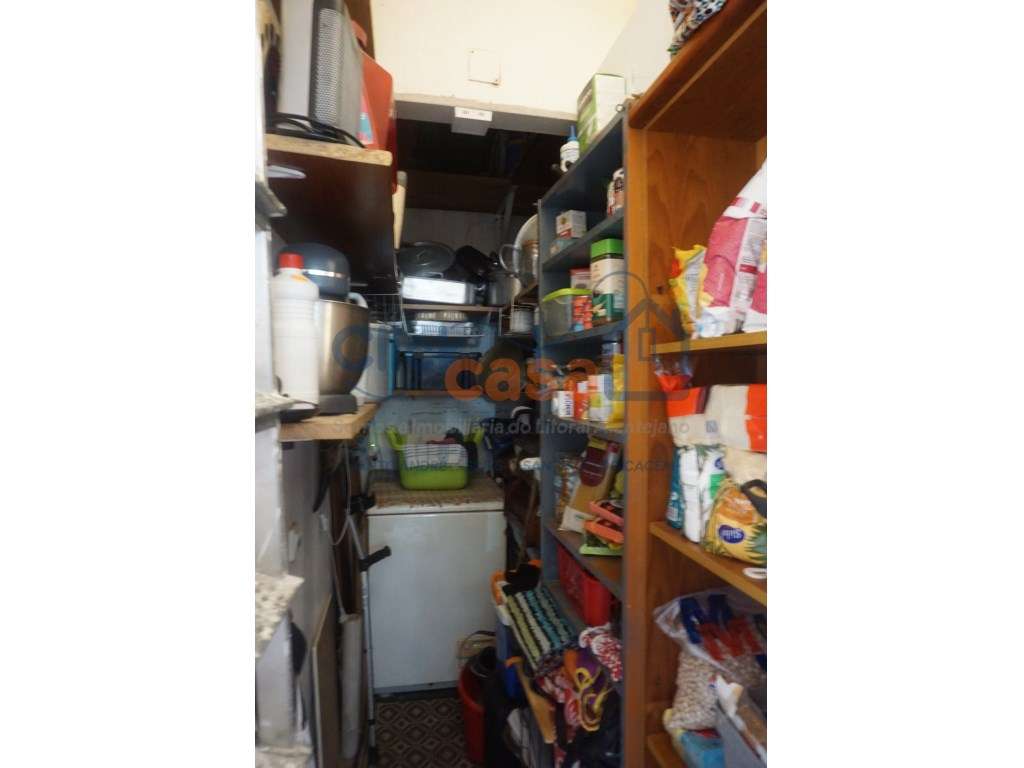 Apartamento T2 no Coração de Sines-5