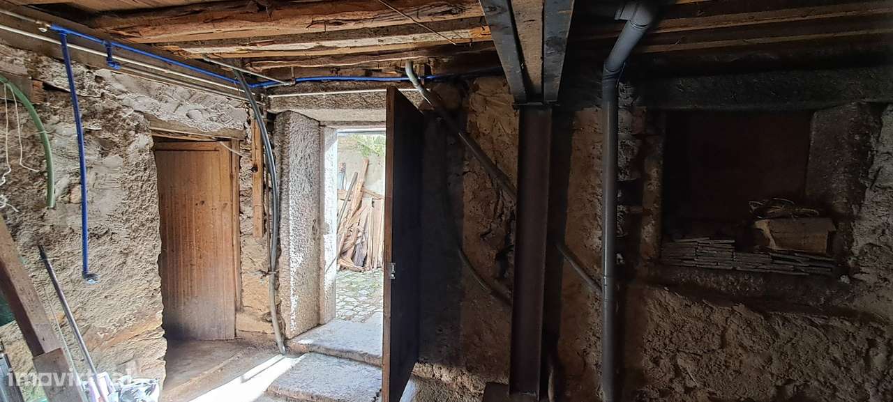 Moradia para restaurar T2 em Miranda do Douro-27