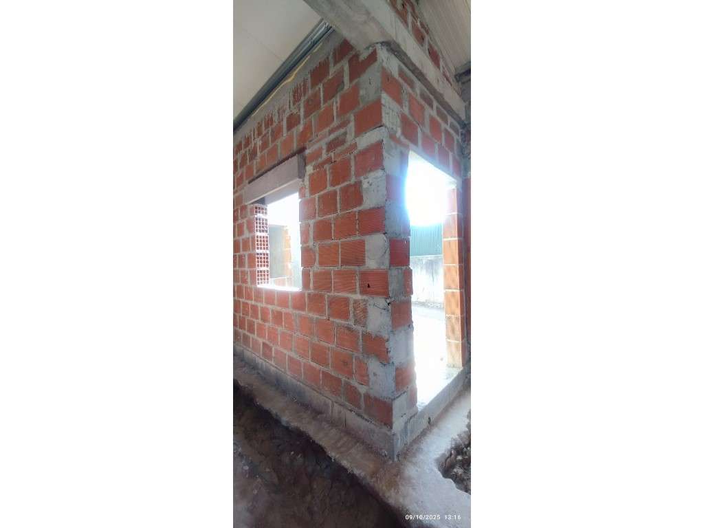 Casa para restauro, excelente oportunidade, com potencial investimento-16