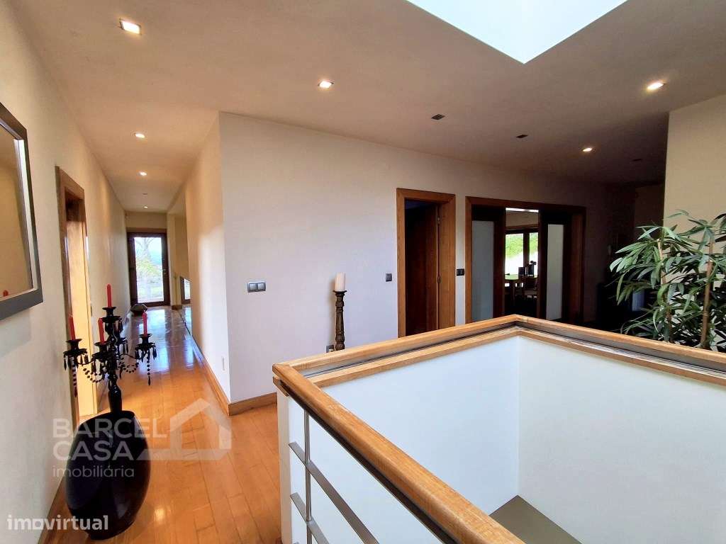 Moradia T4 em pedra, com piscina em Airó - Barcelos-24