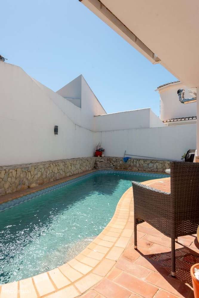 Villa de 4 quartos com personalidade e piscina em Almádena-27