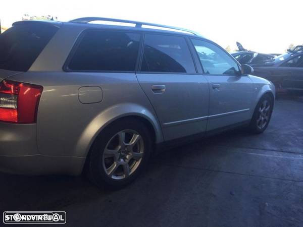 Audi A4 avant 2.4 V6 de 2003 para peças - 4