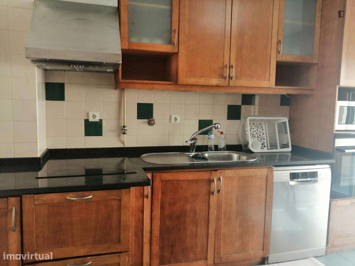 Quarto - localizado em Cidral Coimbra - Grande imagem: 5/10