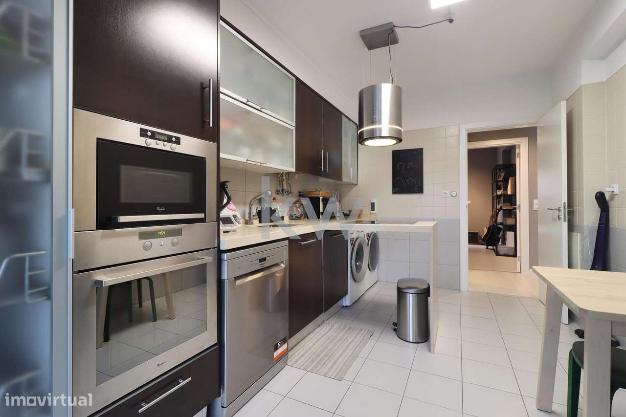 Moradia T4 com Piscina em Queijas - Grande imagem: 4/33