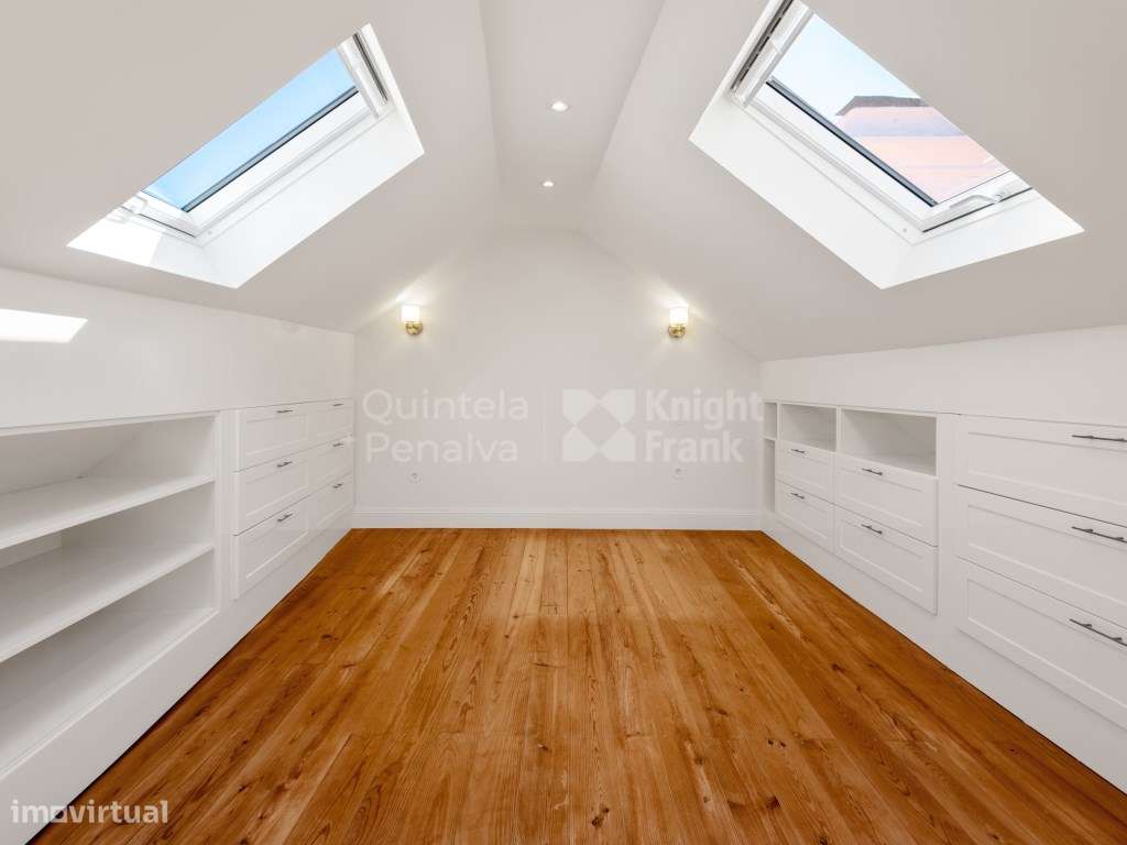 Triplex renovado no Monte Estoril perto da praia e estação - Grande imagem: 4/24