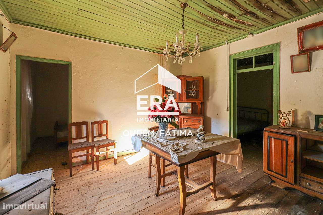 Moradia T3 para reconstrução no Bairro, Ourém-9