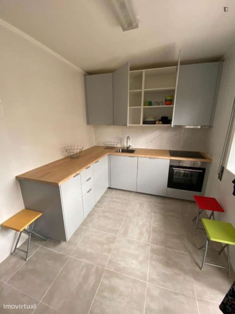 Quarto - localizado em Santa Maria de Avioso Vila Nova de Gaia Porto - Grande imagem: 3/10