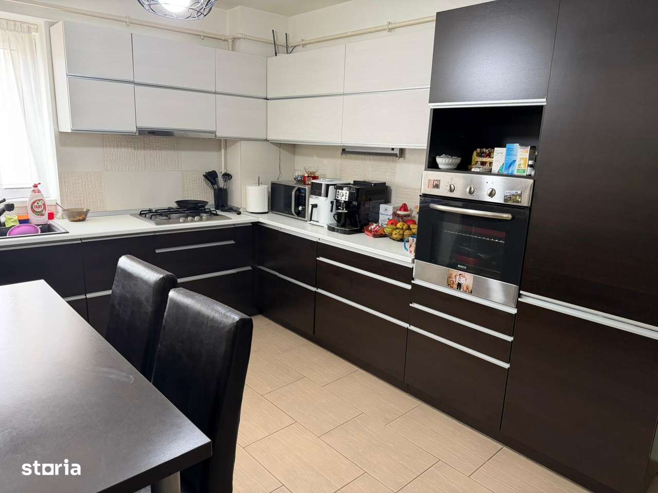 Apartament 4 camere 90 mp, etajul 3 - zona centrala-0