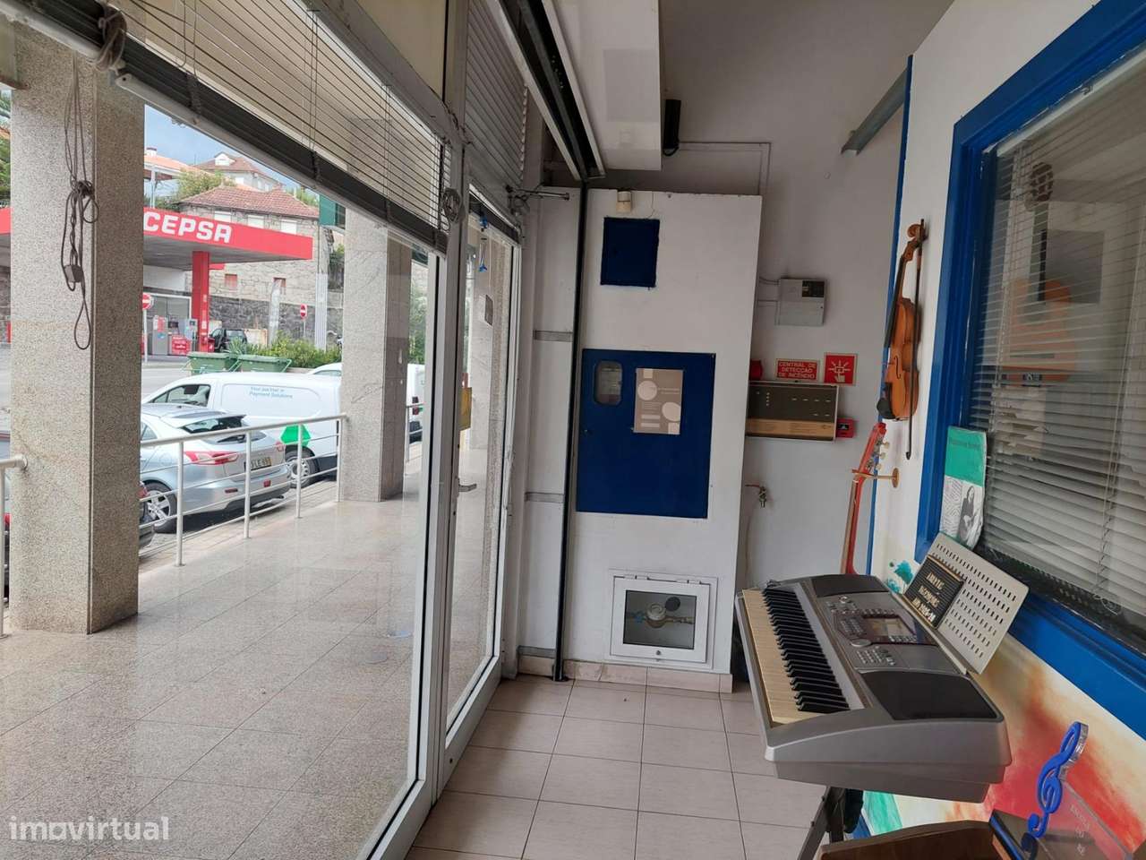 Espaço Comercial com 2 pisos para venda em Lordelo , Paredes-5