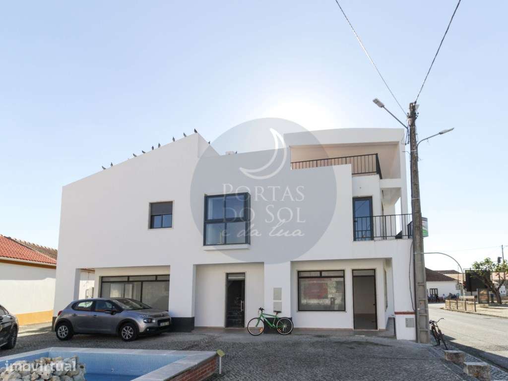 Moradia V2 c/ Loja e Terraço-2