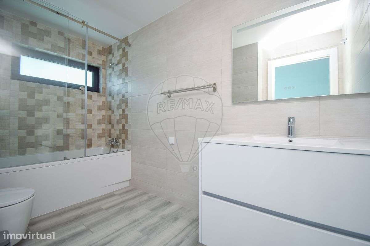 Moradia T5 para venda-23