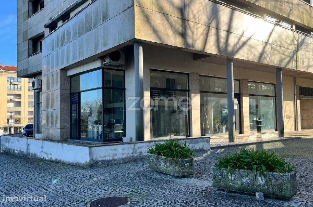 Loja Comercial - 230 m2 área útil - Empreendimento VILLATRIUM - Grande imagem: 1/19