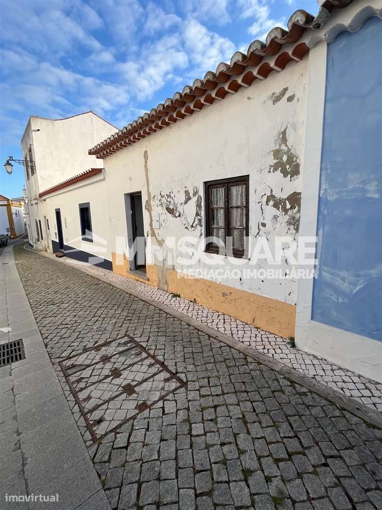 Moradia T3 inserida na zona histórica de Ourique-21