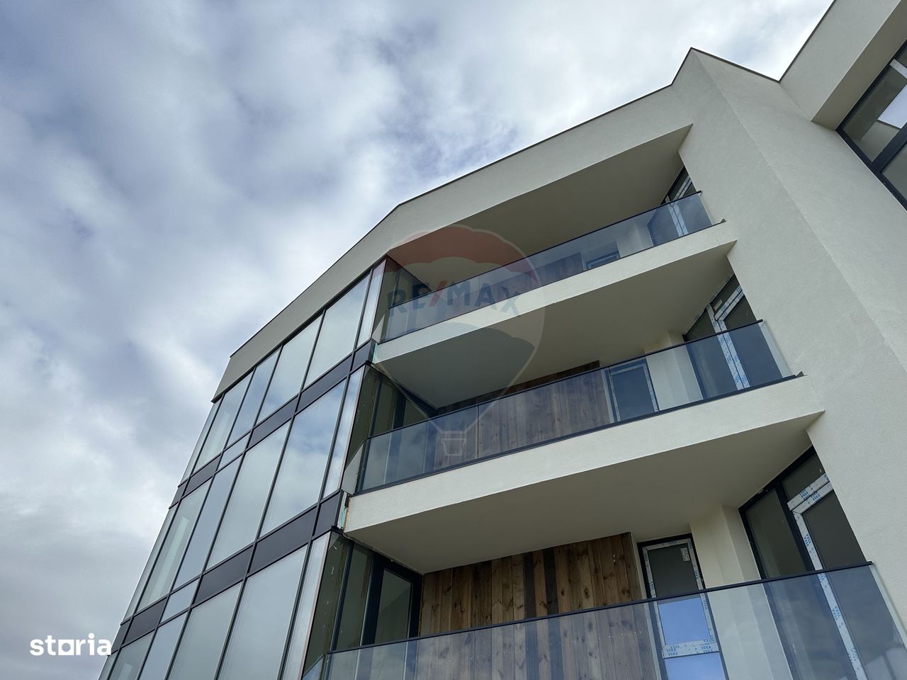 Confort și Eleganță: Apartament de Lux cu 3 Camere în Subcetate-NOU