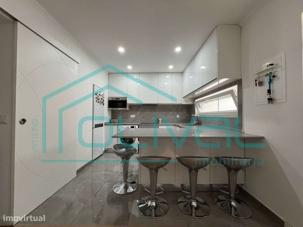 **Vivenda T2 Remodelada com Terraço em A-dos-Melros, Alverca do Rib...-19