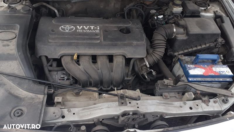 Rampa injectoare Toyota Avensis - 1