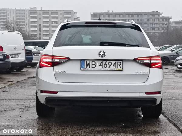 Skoda Superb 2.0 TDI L&K DSG - 40