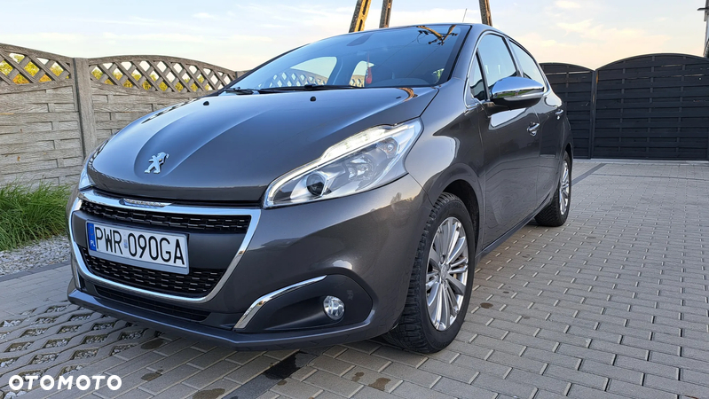 Peugeot 208 - 11