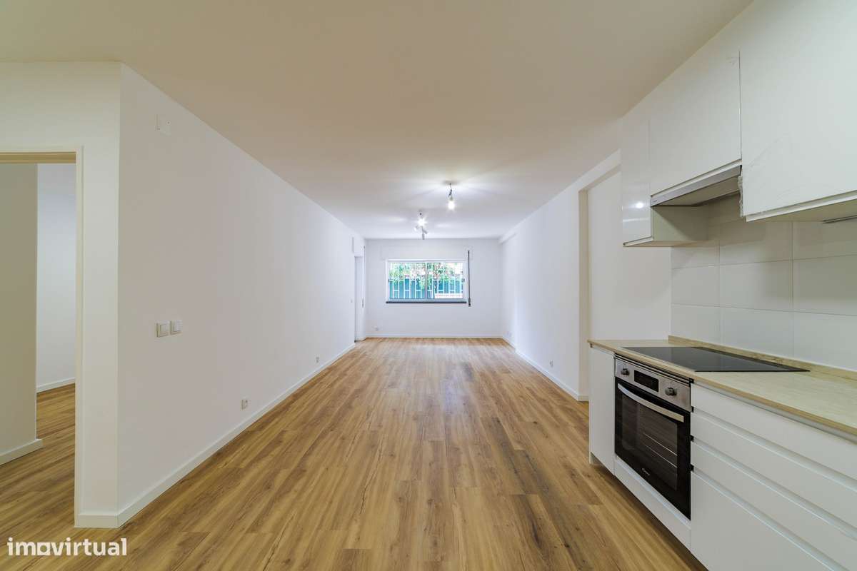 APARTAMENTO T1 | COZINHA EQUIPADA | TERRAÇO | GARAGEM - Grande imagem: 2/13