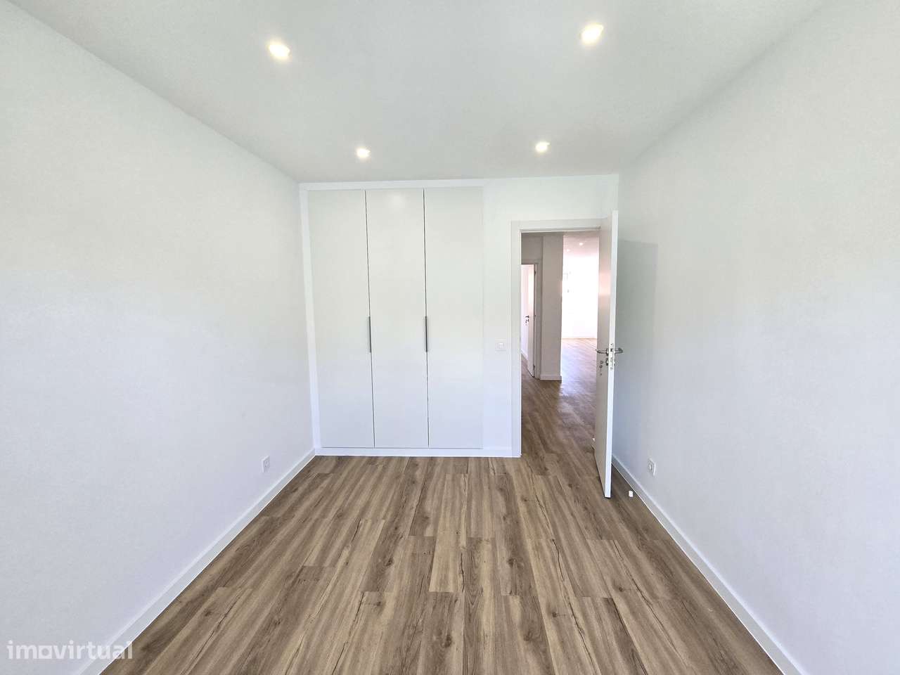 Apartamento T3 Totalmente Remodelado – Cacém-23