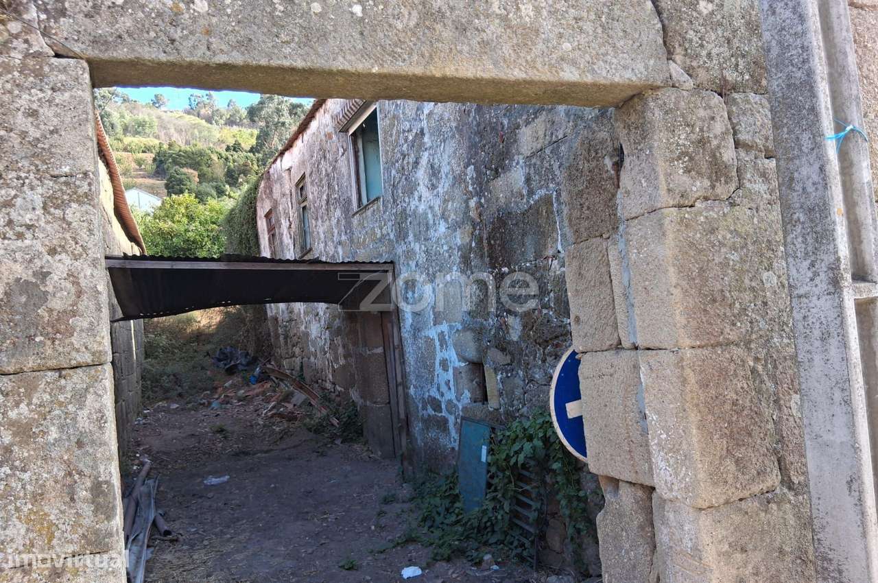 Moradia T5 p/ Reabilitação em Miomães, Resende - Grande imagem: 4/17