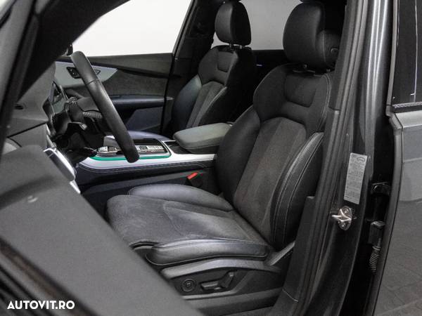 Audi Q7 3.0 50 TDI quattro Tiptronic S Line - 25