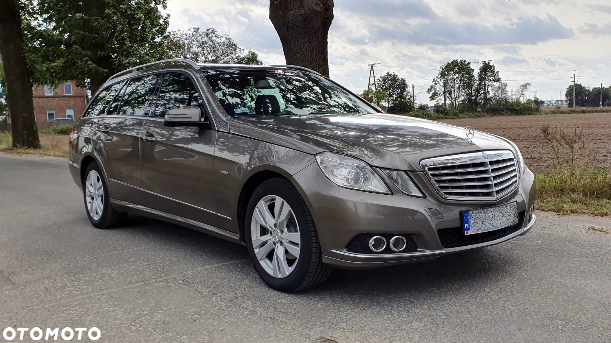 Mercedes-Benz Klasa E 220 T CDI DPF BlueEFFICIENCY Automatik Elegance - 2