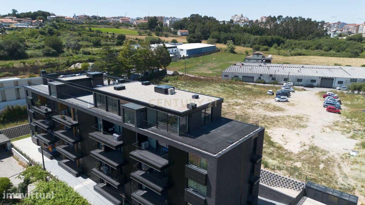 Apartamento T3 Novo com Rooftop de 75m² e Vistas Panorâmicas – Fânzere-38