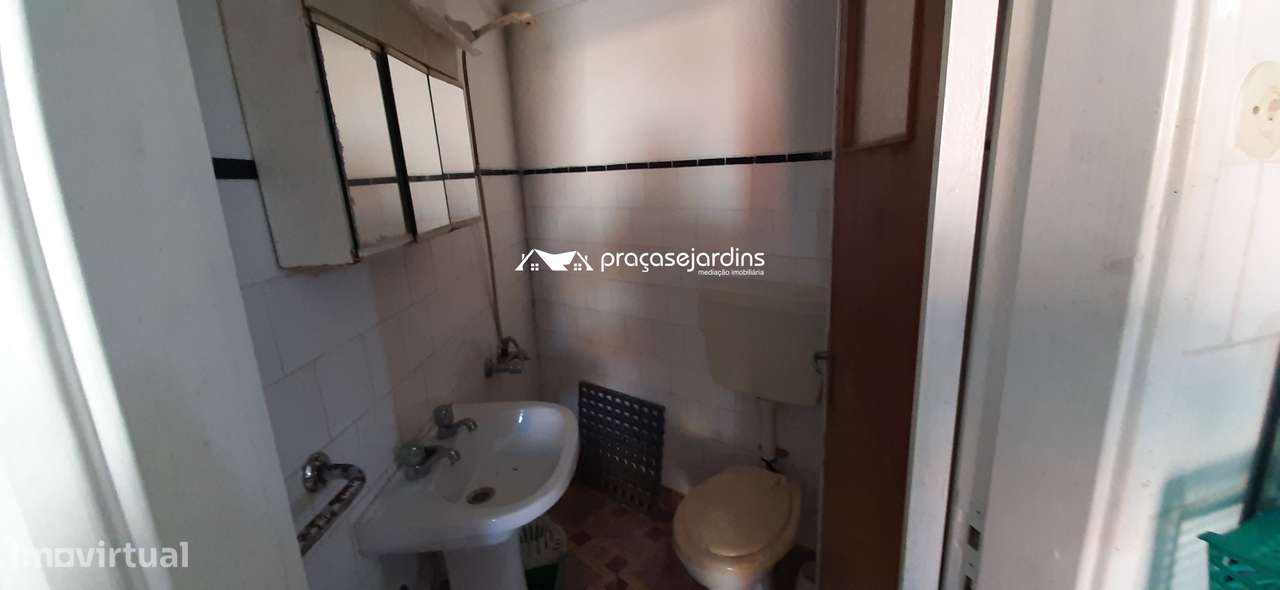 Prédio com 3 Apartamentos-9