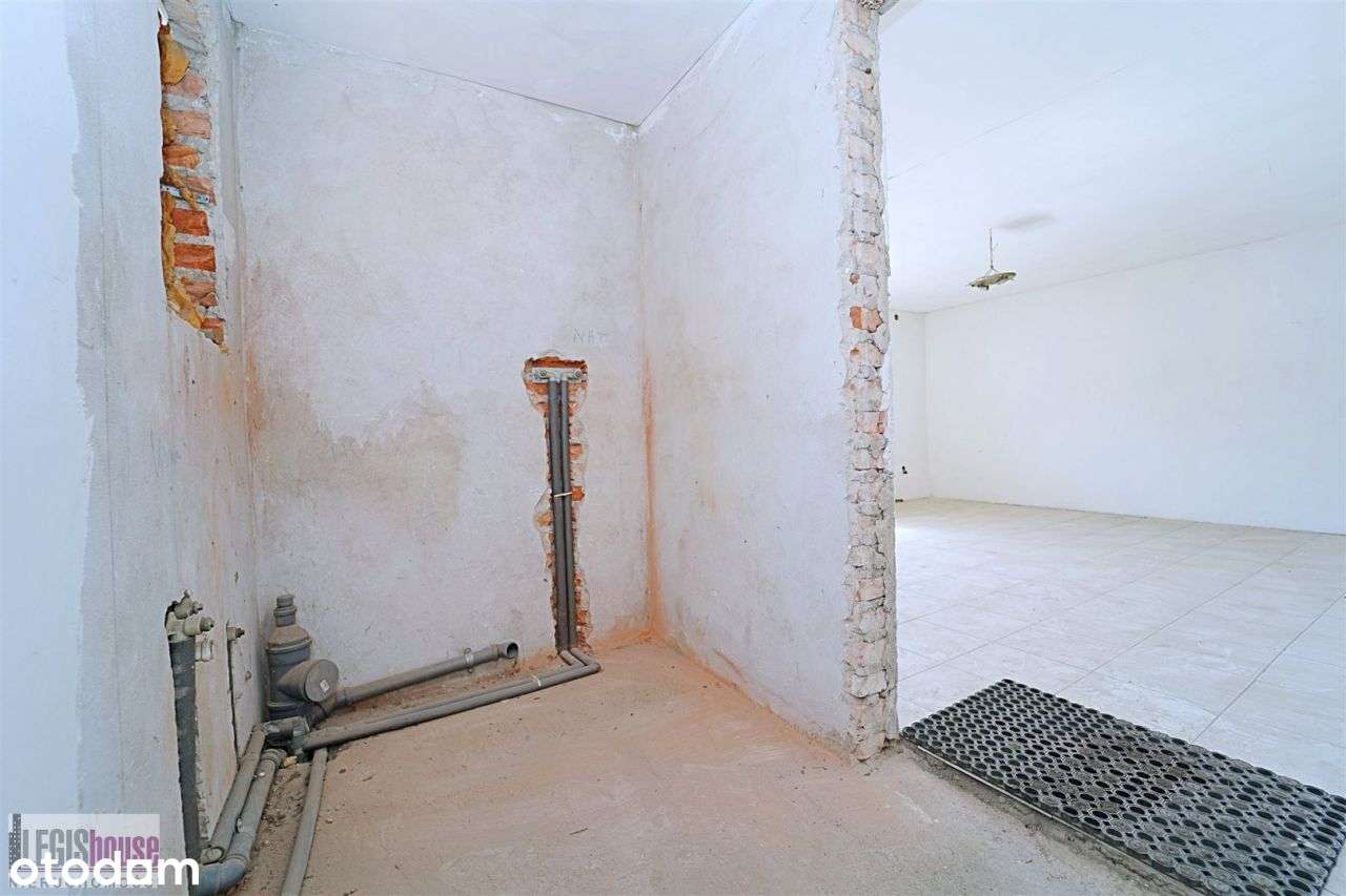 Obiekt O Funkcji Handlowo - Usługowej* Hala* Dom-14