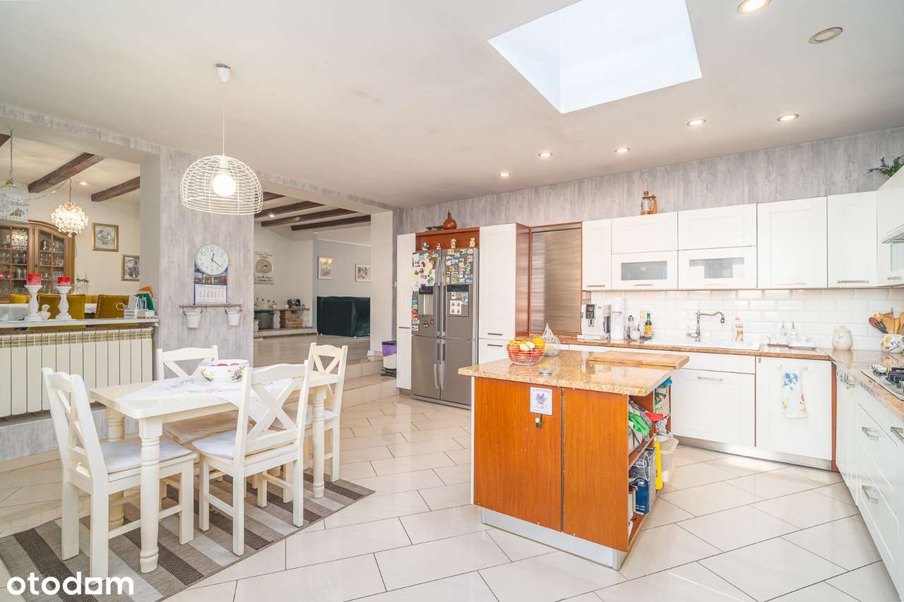 Budynek produkcyjno-usługowo-mieszkalny w sercu Pleszewa – Rynek-8