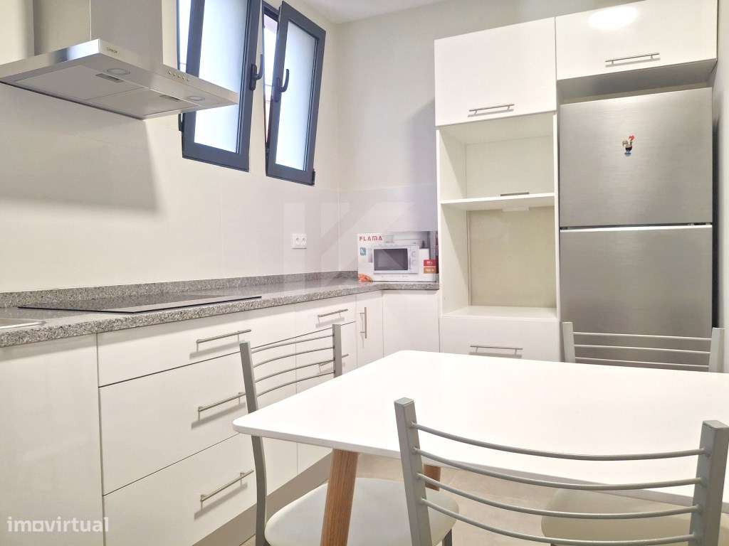 Andar de Moradia T2 Localizado no Bom Sucesso, Santa Maria Maior Fu... - Grande imagem: 2/24