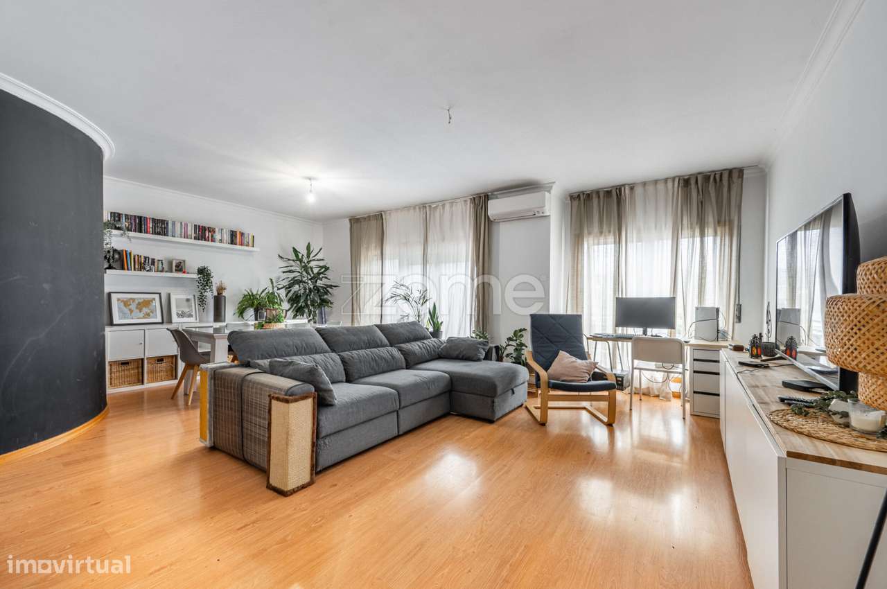 Apartamento T3 com varandas, em Valongo-1