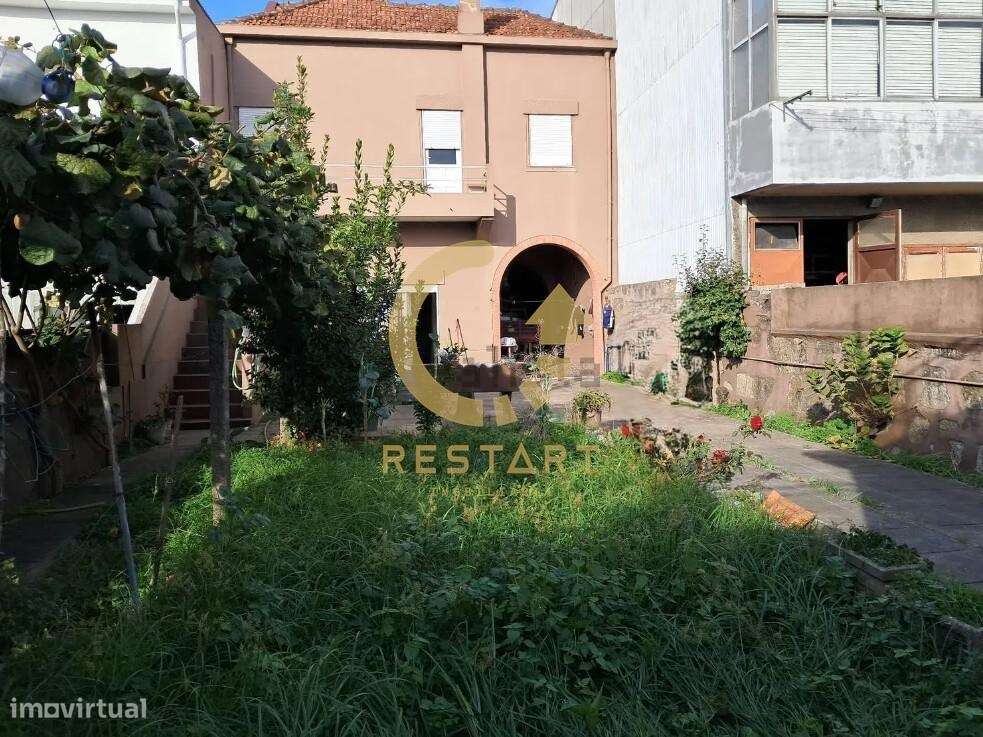 Moradia V5 convertida em V7 no Centro - São Mamede de Infesta - Matosi - Grande imagem: 5/25