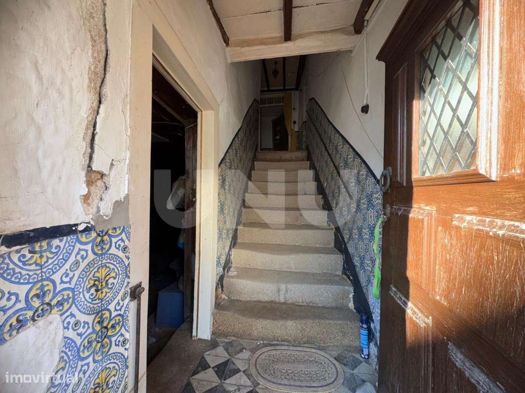 Moradia para Remodelar - Potencial para Alojamento Local - Grande imagem: 4/17