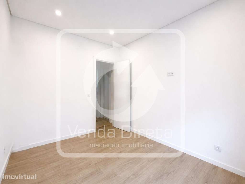 Apartamento T4 totalmente remodelado no Barreiro perto dos Barcos. - Grande imagem: 5/27