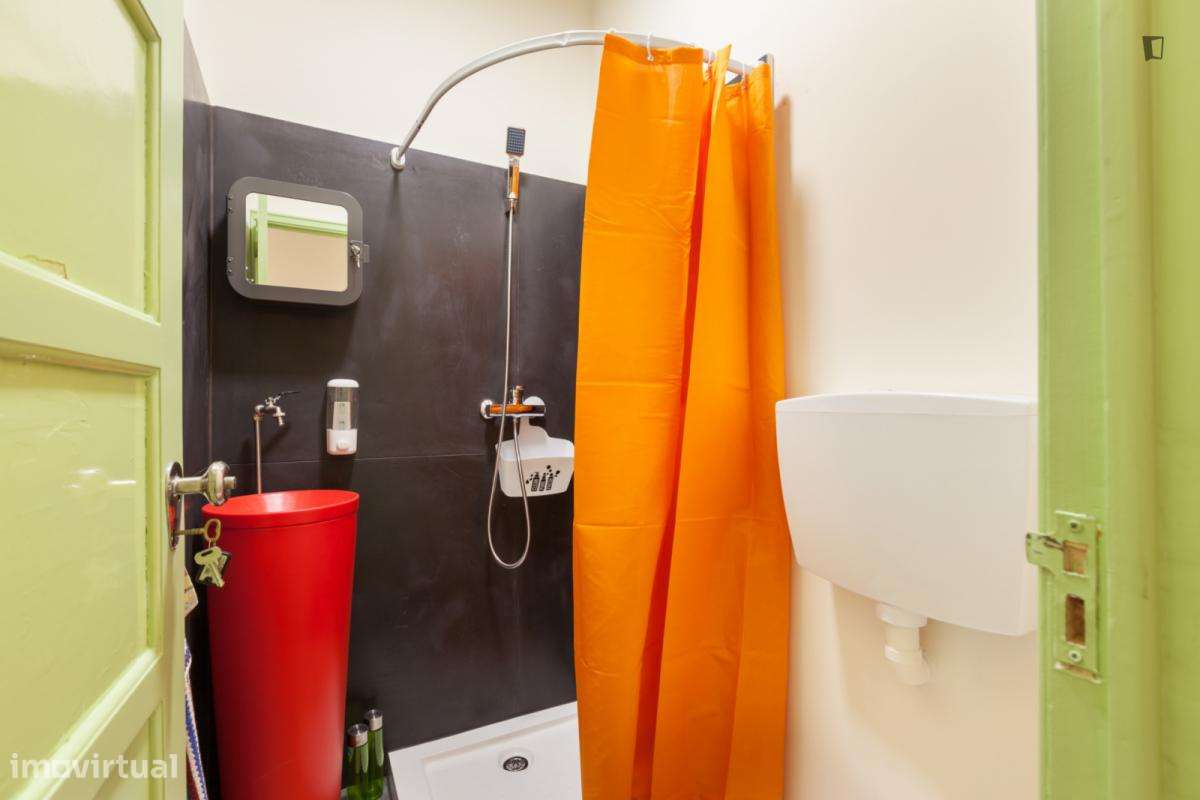 Quarto - localizado em Sé de Braga e São Lázaro Braga - Grande imagem: 5/15