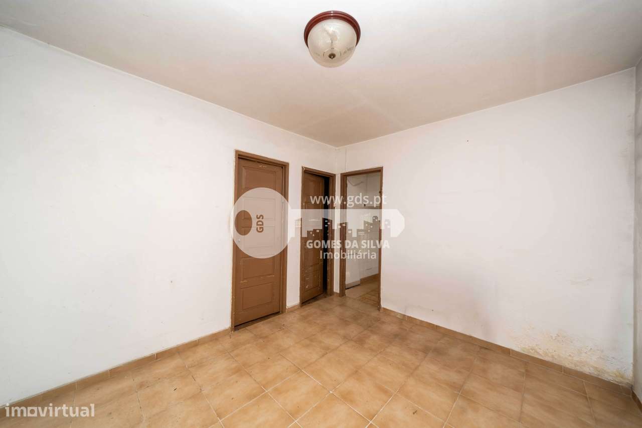 Moradia Bifamiliar T6 em Nogueira, Braga-26