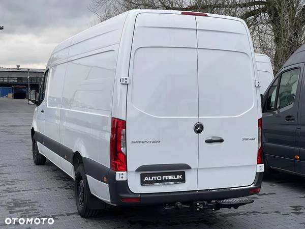 Mercedes-Benz Sprinter - 5