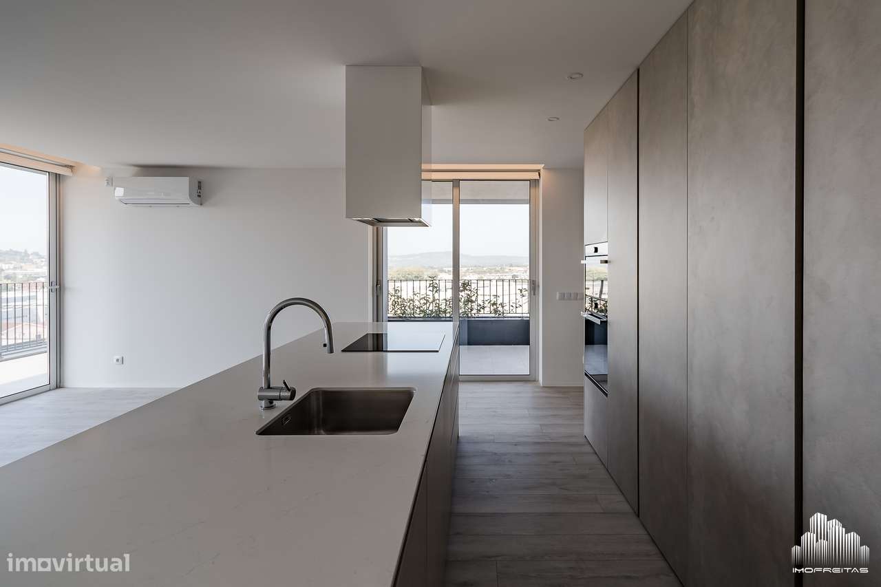 Fantástica Penthouse T4 com três Frentes e um Terraço de 120m2!-33